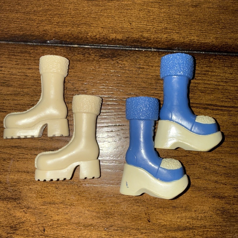 Bratz Wintertime Wonderland Chunky Doll Snow Boots Feet 2 Pairs
